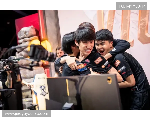 《英雄联盟全球总决赛即将揭幕 电竞圈焦点转向赛季最终对决》