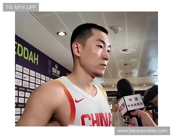 中国男篮奋力拼搏晋级世界杯八强 展现团队实力与拼劲