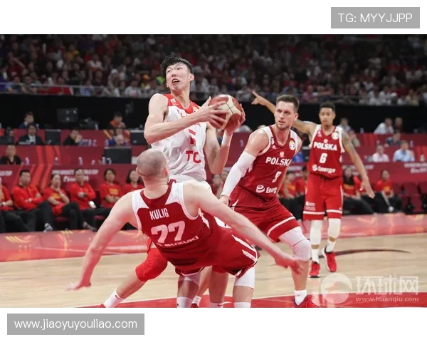 篮球世界杯精彩回顾：中国男篮拼尽全力惜败欧洲强队，晋级希望仍存