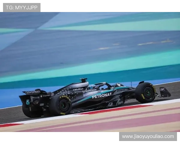 F1车手赛季表现突飞猛进,竞争激烈引发全球关注 F1车手赛季表现突飞猛进,竞争激烈引发全球关注