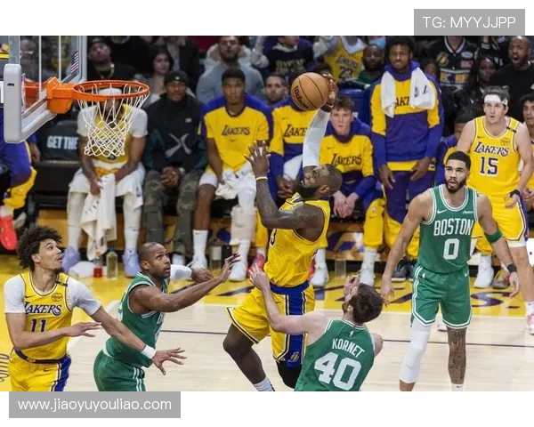 NBA最新:詹姆斯传奇连载终结,字母哥交易传闻搅动联盟格局 NBA最新:詹姆斯传奇连载终结,字母哥交易传闻搅动联盟格局