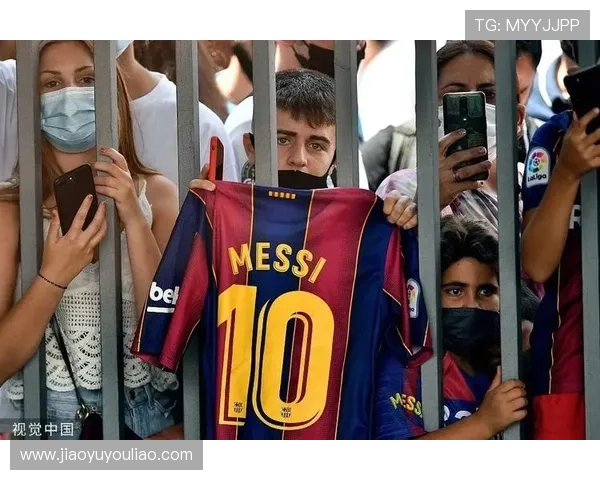 梅西重返巴萨引发热议 球迷期待巨星再续辉煌传奇