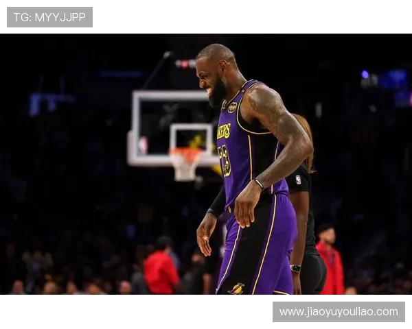 詹姆斯伤情更新：湖人队核心预计缺席三场比赛球队面临艰难赛程