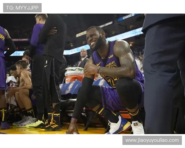 詹姆斯率湖人逆转取胜 西部格局再起波澜季后赛悬念升级全面展